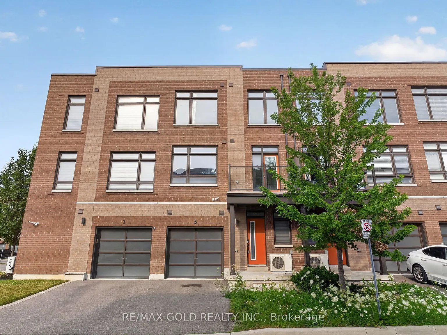 2 bed, $2,600 — Photo 1