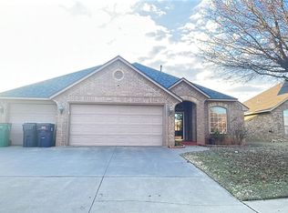 7613 Twin Oaks Dr, Yukon, OK 73099