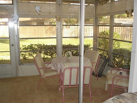 5th image of 3725 Collins St #814