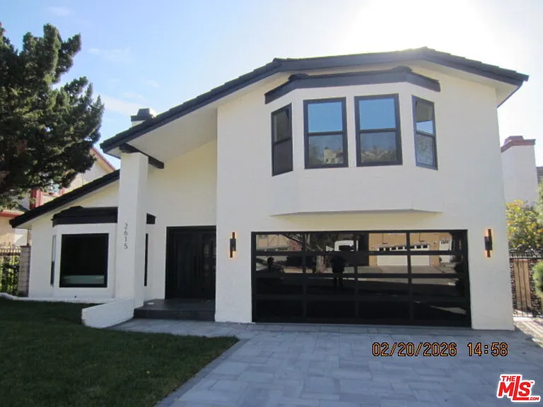 2615 Woodstock Ln — Photo 1