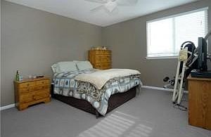 4th image of 209-213 Scofield Ave