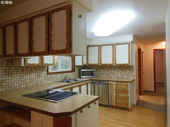 4th image of 5402 NE 64th Ave