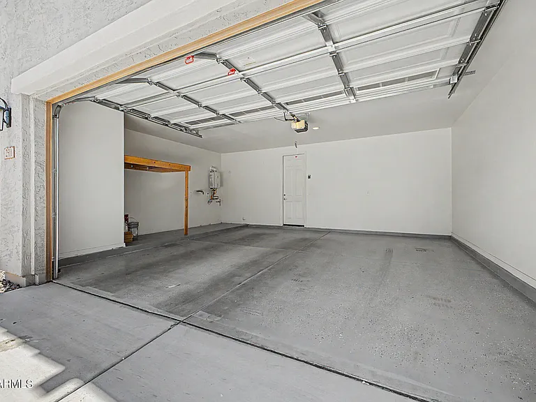 2511 S Entwistle St — Photo 31