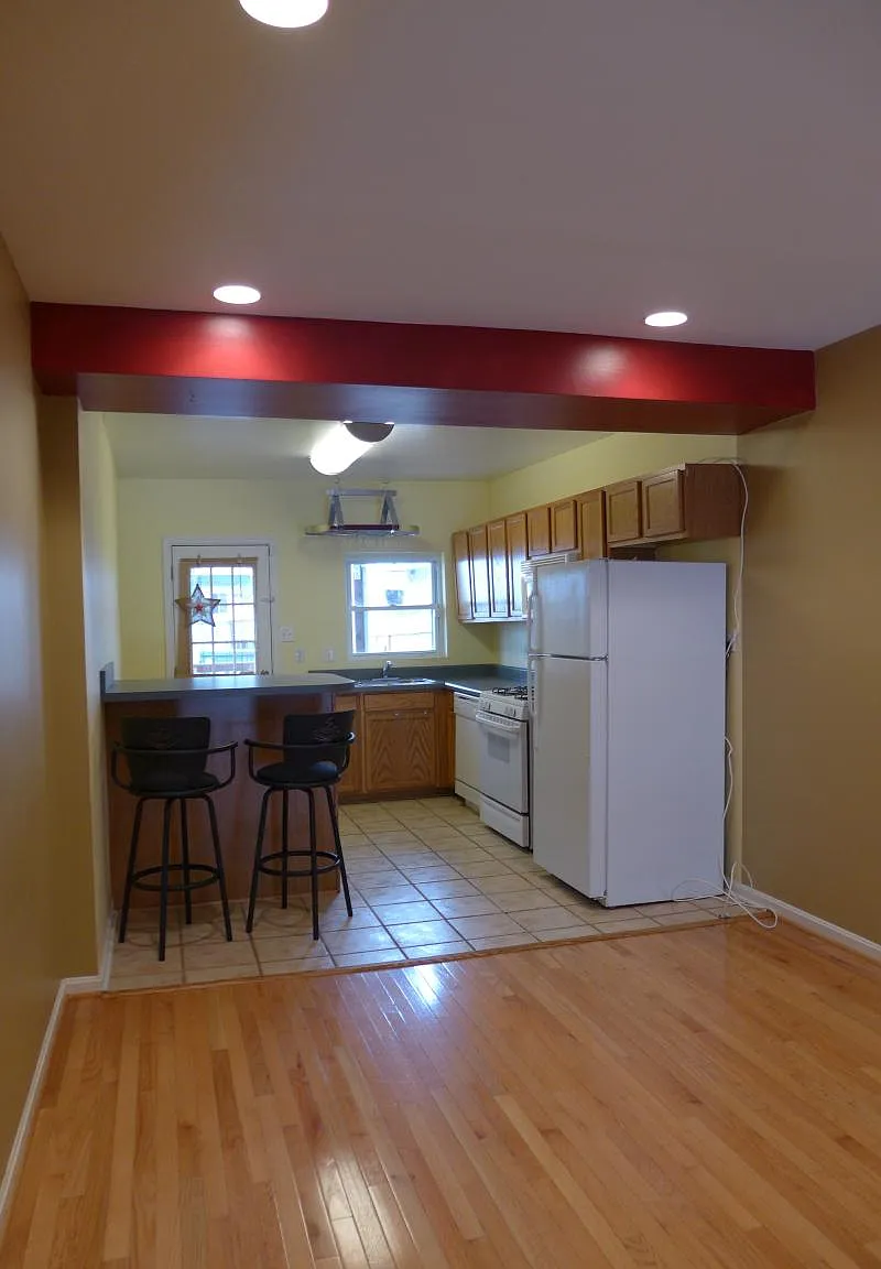 121 S Conkling Street — Photo 3