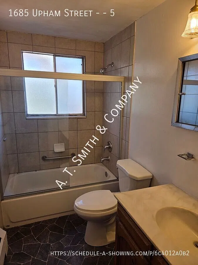 Move-In Special! 1 Month Free Rent! . . . One Bedroom In Lakewood Available Now ! ! — Photo 4