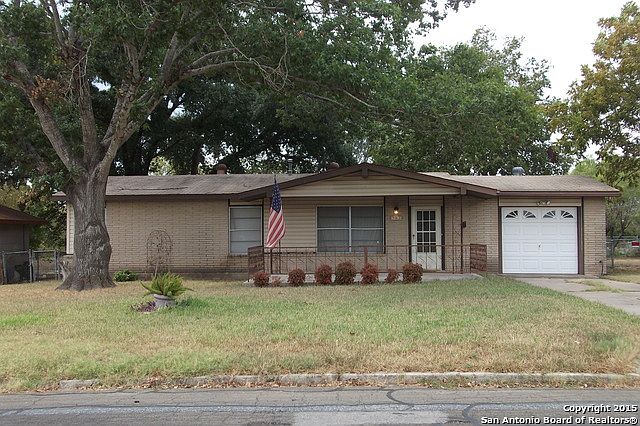 1st image of 703 Pickwell Dr