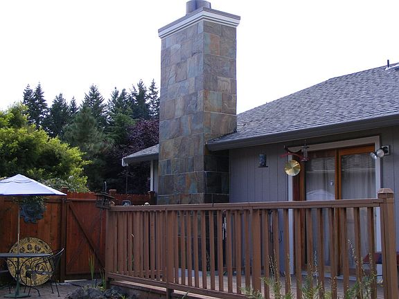 5th image of 530 Eklund Ct SE