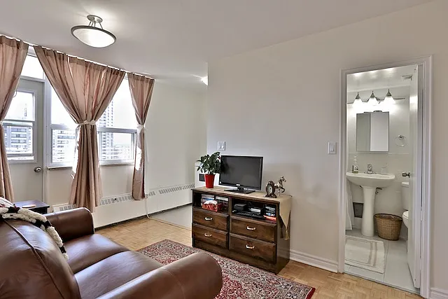 60 Mountview Ave. — Photo 2