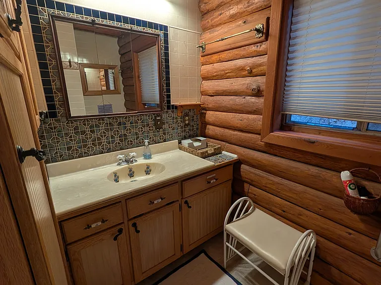 7312 E Evans Creek Rd — Photo 13