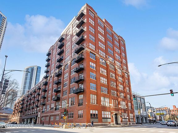 2nd image of 360 W Illinois St APT 1E