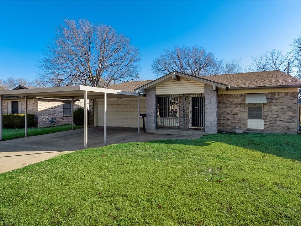 1st image of 703 Clover Park Dr