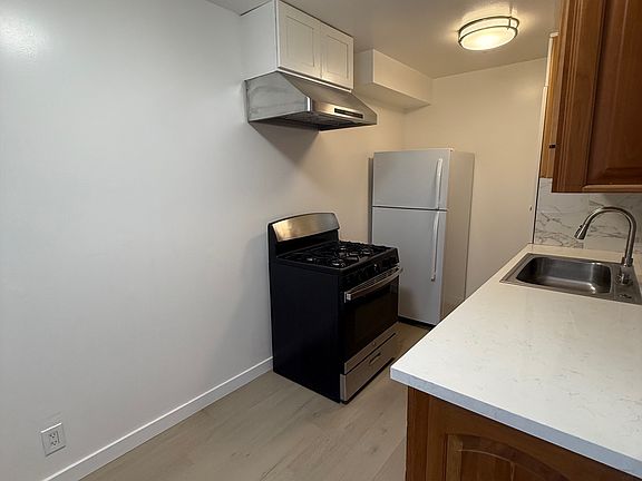 3rd image of 505 E Palmer Ave APT D