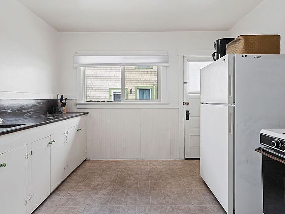 5th image of 228 E Figueroa St
