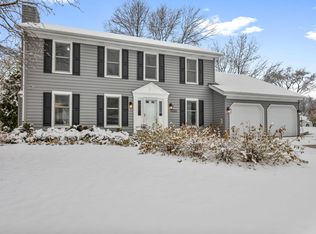 5725 Gladstone Ln, Greendale, WI 53129
