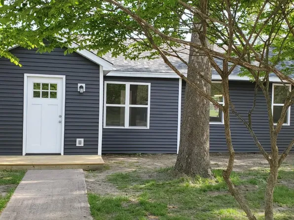 293 E Jackson St, Wheatfield, IN 46392