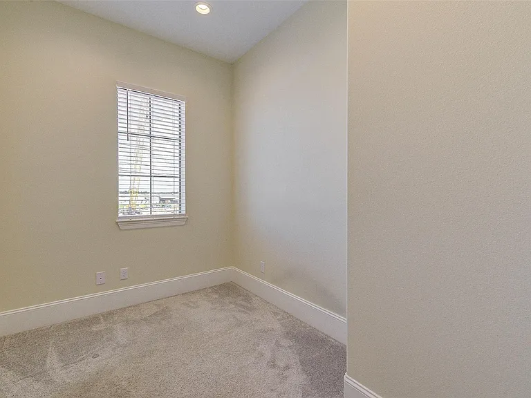 2769 Freund St — Photo 21