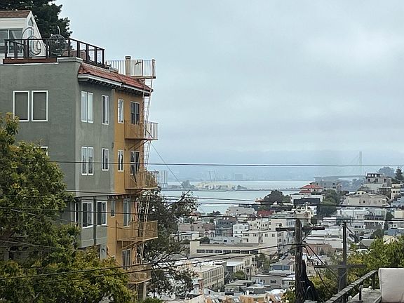 4th image of 1007 Lombard St
