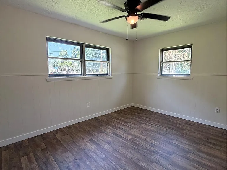 607 Pearl St — Photo 18