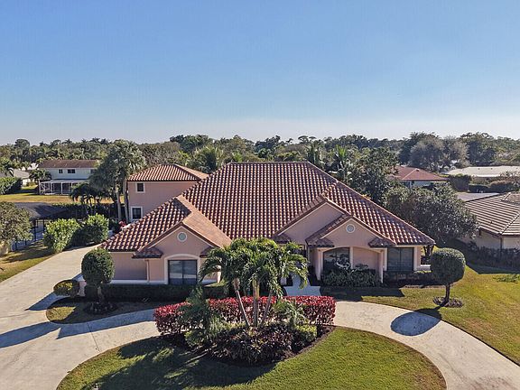 2nd image of 513 N Country Club Drive