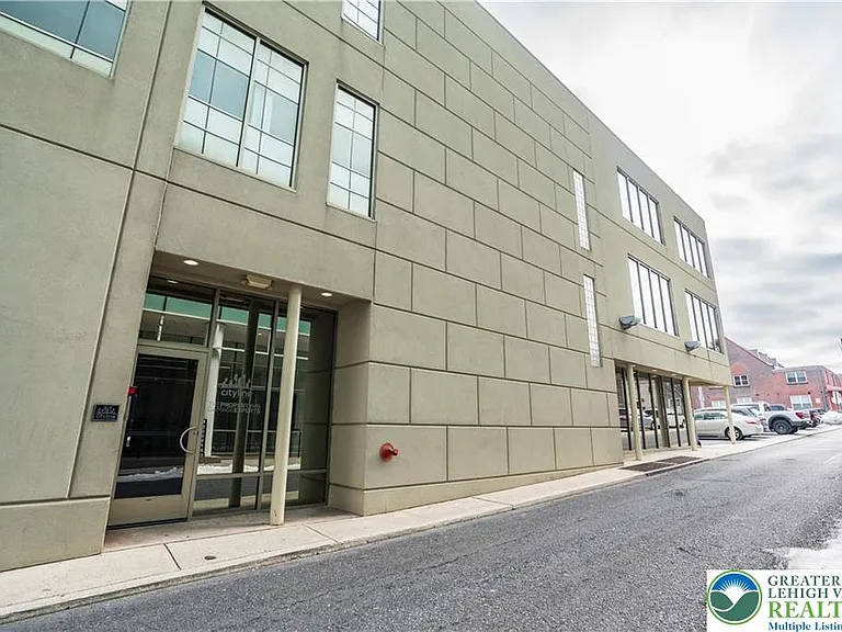 822 W Hamilton St #304 — Photo 16