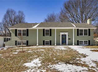 705 NW 10th St, Blue Springs, MO 64015