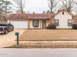 6799 Greenbark Dr, Memphis, TN 38115