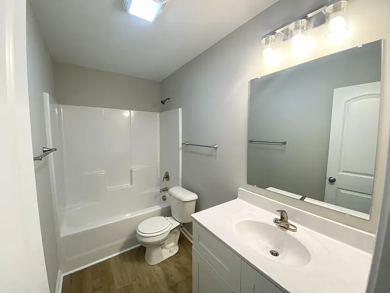 4211 E Cotton St #F — Photo 9