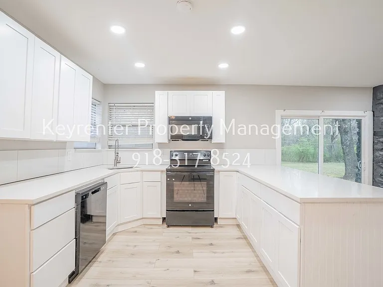 32044 E 724th Ter — Photo 10