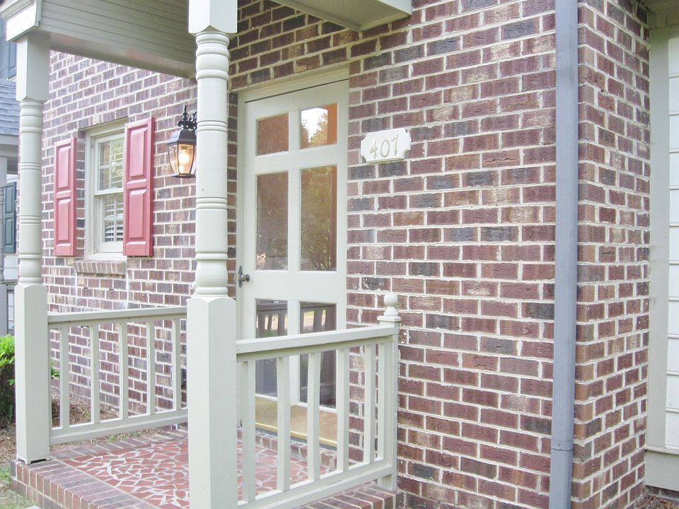 Cute Front Porch!