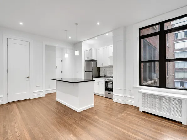 347 W 55th St APT 7F, New York, NY 10019