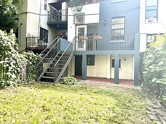 Rented by R New York