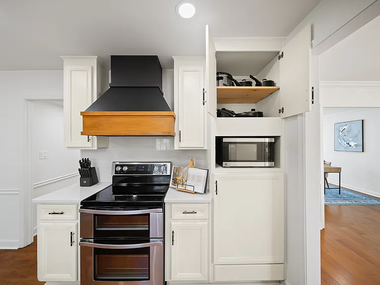 Whip up family favorites with ease using the dual oven_perfect for cooking multiple dishes and sharing warm meals together.