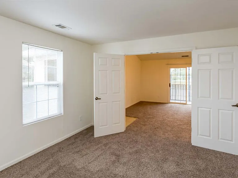 Bexley Village Apartments — Photo 28