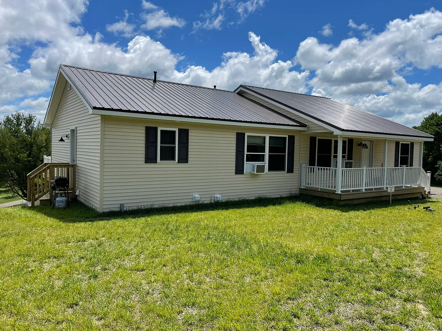 3 bed, 1652 sqft, $2,700 — Photo 1