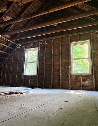 2nd image of 303 Ponakin Rd