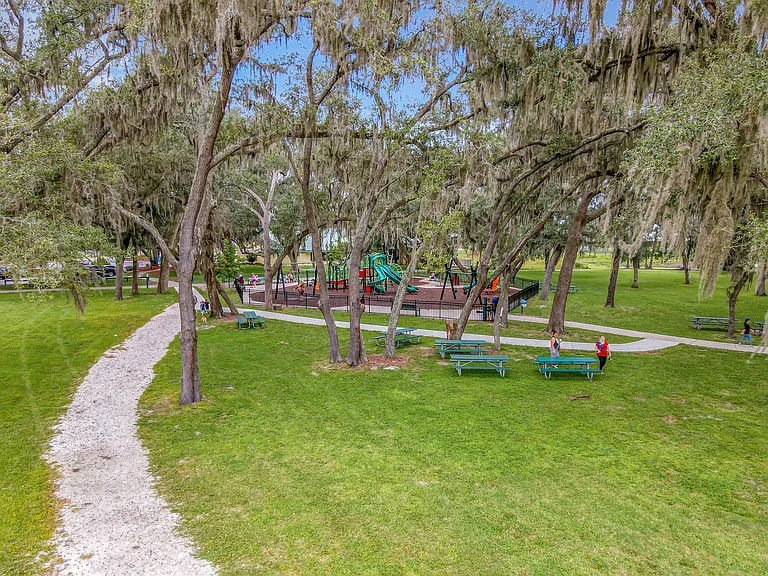 489 Harvest Oak Ct — Photo 34