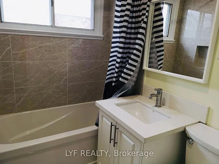 22 Ivordale Cres #A — Photo 10