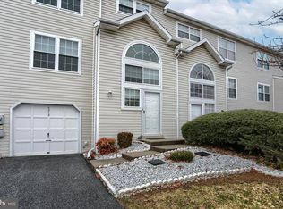 6213 Spring Knoll Dr, Harrisburg, PA 17111