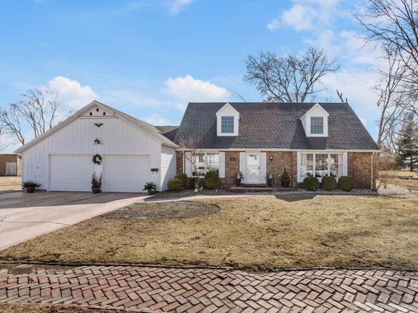 101 E Mansfield St, Bement, IL 61813