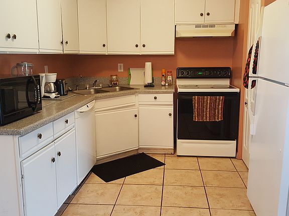 3rd image of 2723 NW 9th Ave