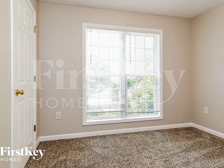 1046 Preserve Ln — Photo 13