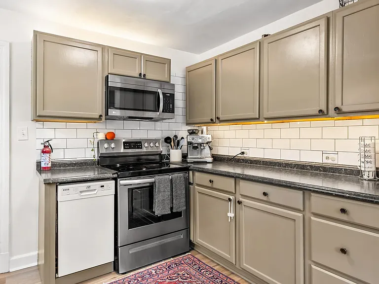 1415 Cherry Ave — Photo 3