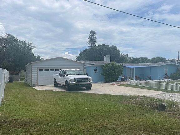 3rd image of 212 Riverview Dr S