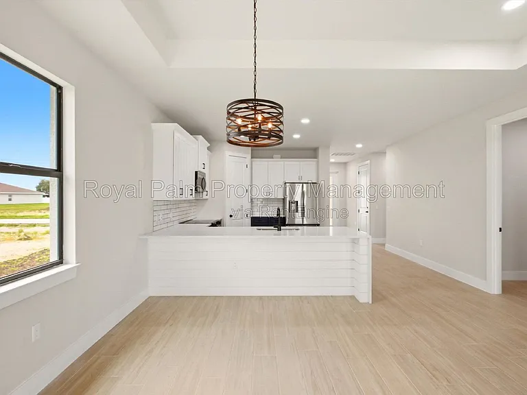 2616 NW 9th Ave — Photo 7