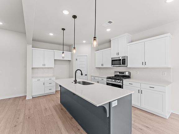 7th image of this home