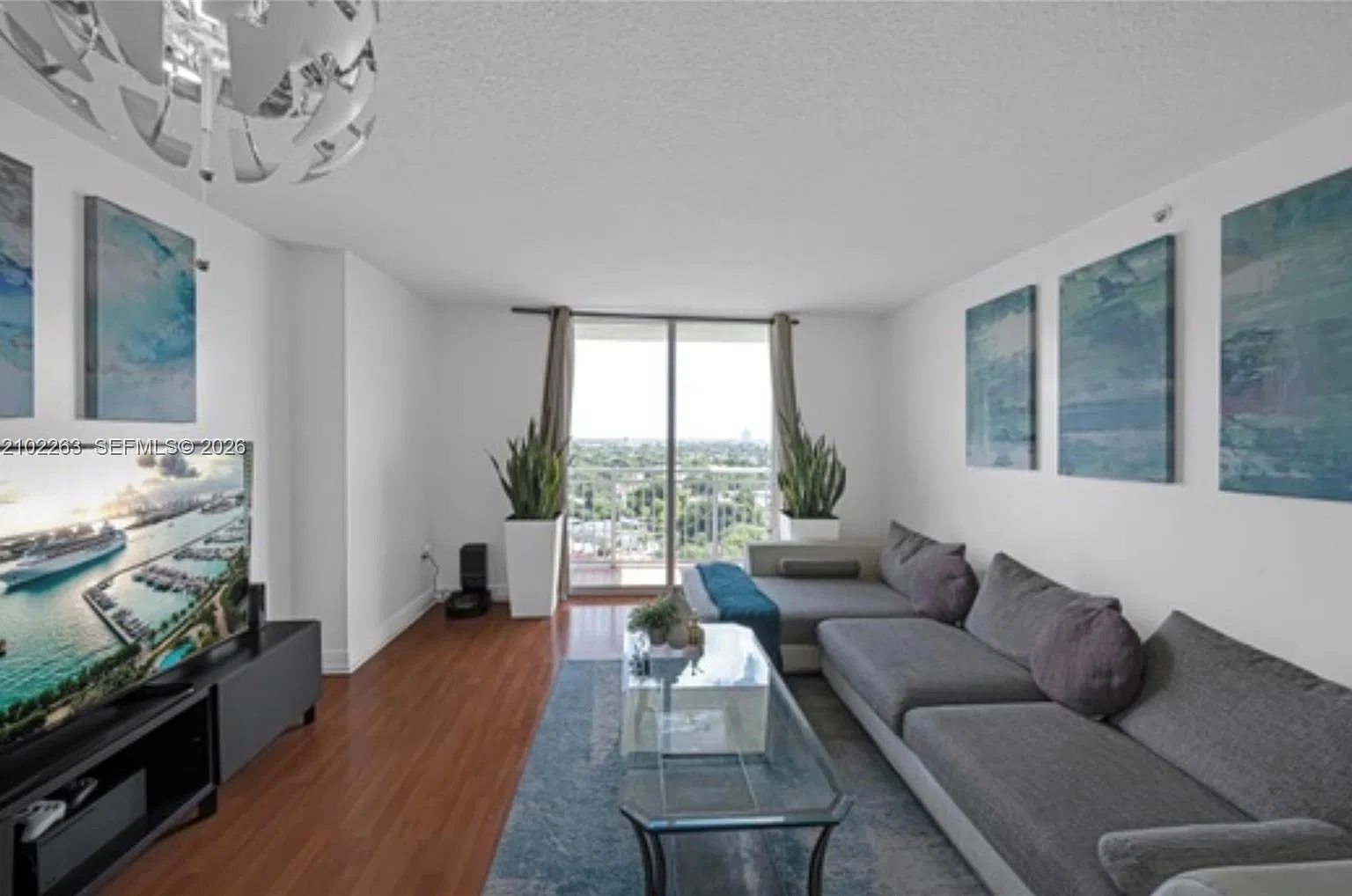 1 bed, 785 sqft, $2,450 — Photo 3