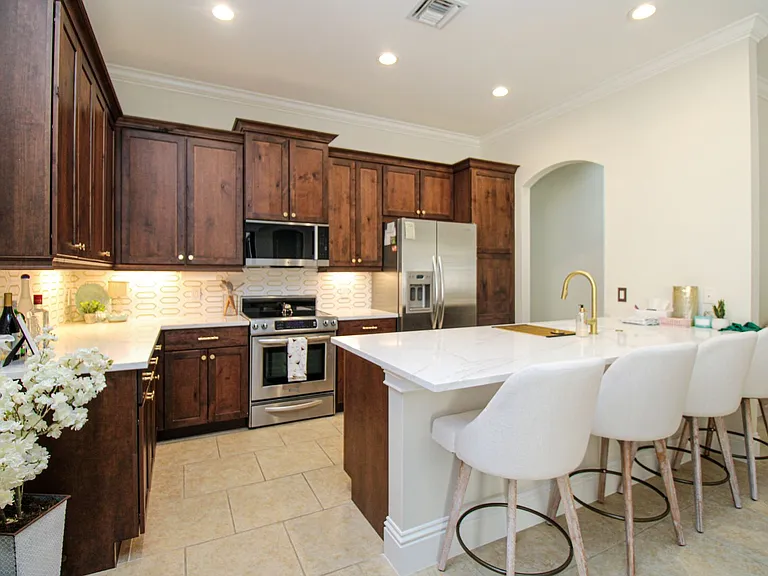 8000 Cordoba Pl — Photo 30