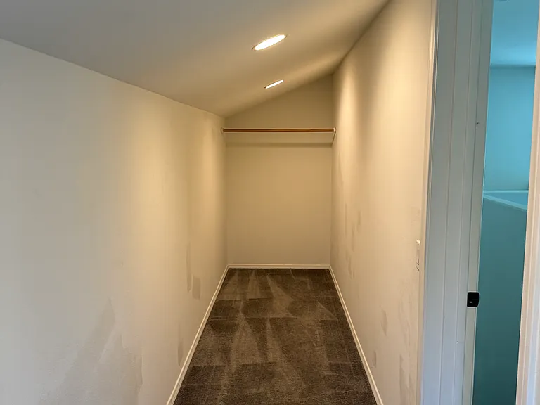 257 N Lomita Ave #B — Photo 10