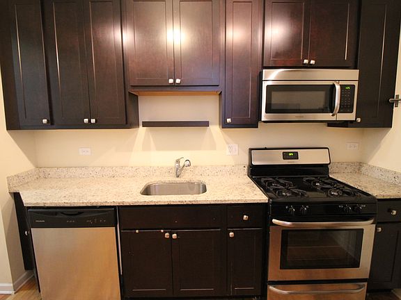 4th image of 4746-48 N Sacramento Ave