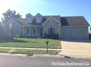 7 Galena Dr, Jacksonville, IL 62650